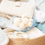 Oso peluche llavero bebé Inés beige Pasito a Pasito - Imagen 4